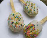 A picture of step 7 of Cakesicles.