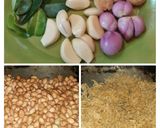 Foto langkah ke 1 dari resep Rempeyek Kacang Tanah & Udang Rebon.