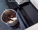 Foto del paso 3 de la receta: Brownie muffins de nueces y plátano (sin gluten)