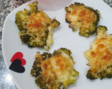 Foto del paso 7 de la receta: 🥦Snack de brócoli con parmesano y salsa de alubias para dipear 🥣