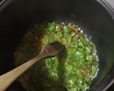 Foto del paso 1 de la receta: Risotto de pollo, jamón y setas