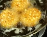A picture of step 2 of Sabudana Vada.