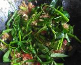 Foto langkah ke 4 dari resep Tumis Kangkung Oncom.