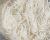 A picture of step 2 of Vegetable szechuan spaghetti.