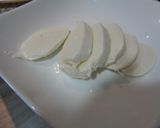 Foto del paso 2 de la receta Tostada de sobrasada y mozzarella al toque de miel