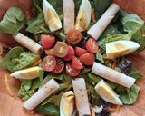 Foto del paso 3 de la receta: Ensalada con huevo cocido y pechuga de pavo