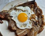 Foto del paso 5 de la receta: Huevo al microondas con bife a la chapa