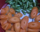 Foto langkah ke 1 dari resep Tumis Wortel Buncis Saus Tiram.