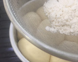 Foto langkah ke 4 dari resep Cream Cheese dinner roll - Japanese  Soft and Fluffy  Milk Bread.