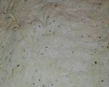 Foto del paso 3 de la receta: Pizza con los bordes rellenos de queso con gurumelos pollo y beicon con salsa barbacoa