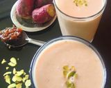 A picture of step 4 of Gulkand shake.