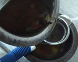 A picture of step 2 of Kashmiri kahwah.