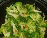 صورة لخطوة 2 من وصفة صينية البروكلي بالفراخ والبشاميل خطيرة 😋😋😋