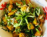 A picture of step 6 of Aloo Hara Pyaaz.