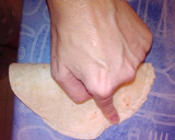 Foto del paso 2 de la receta: Empanadillas de huevo facilísimas