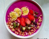 Foto langkah ke 3 dari resep Smoothies Bowl Buah Naga Merah mix Pisang Ambon.