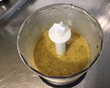 Une image de l'étape 5 de Sauce salade sucrée salée à la mangue, citron et persil.