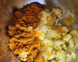 Foto langkah ke 2 dari resep Kue Lumpur Kentang Labu Kuning.