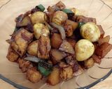 Foto langkah ke 7 dari resep Oseng kecap telur puyuh dengan kentang dan tahu.