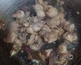 Foto langkah ke 3 dari resep Cah ayam jamur.