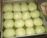 Foto langkah ke 5 dari resep Roti Kukus Pandan Isi Coklat.