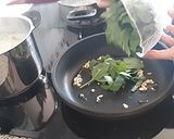 Foto del paso 6 de la receta Tortellinis en salsa con tomate y espinacas