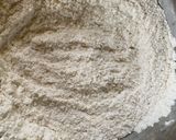 A picture of step 1 of Patishapta with a spinach purée.