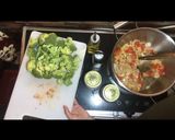 A picture of step 2 of Broccoli egg drop soup with prawns.