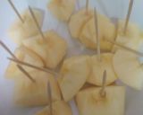 Foto del paso 1 de la receta: Pinchos de fruta coloridos