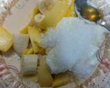 A picture of step 1 of Banana and mango smoothie.