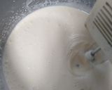 Foto langkah ke 3 dari resep Bolu kukus buah naga.