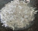 Foto langkah ke 2 dari resep Tumis kembang pepaya.