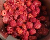 Une image de l'étape 3 de Bûche de la Saint Sylvestre Vanille-Framboise.
