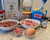 Foto del paso 1 de la receta: Hamburguesa de ternera, salchichas y tomate en polvo