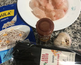 Foto del paso 1 de la receta: Spaghetti al nero di seppia con gulas, gambas y calamares