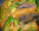 Foto langkah ke 5 dari resep Sayur Ikan Pindang Belimbing Wuluh.