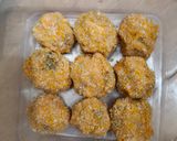 Foto langkah ke 4 dari resep Bola Ayam Udang Keju Lumer.