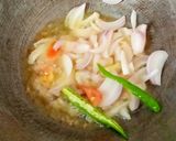 नूडल्स विथ ऑनियन एंड टमाटर (noodles with onion and tamatar recipe in Hindi) रेसिपी चरण 3 फोटो