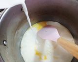 Foto langkah ke 3 dari resep Bolu Kukus Ketan Hitam Keju Lumer.
