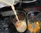 A picture of step 4 of Mango shake.