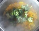 Foto del paso 2 de la receta: Sopa de verduras y pollo