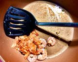 รูปขั้นตอนการทำที่ 2 ของ ข้าวผัดกิมจิกุ้ง