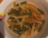 รูปขั้นตอนการทำที่ 3 ของ ฟูซิลลี่ผัดกะเพราหมูสับ หมูยอ เต้าหู้ไข่