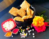 तिळगुळ वडी (tilgud wadi recipe in marathi) रेसिपी स्टेप 8 फोटो 