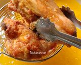 Gambar langkah 5 resipi Ayam Goreng Masak Lemak.