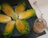 Foto del paso 4 de la receta Cogollos de Tudela con Caballa y Vinagreta de Granada al Ajo