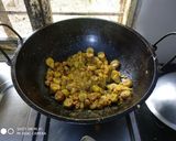 कच्चे केले की सब्जी (kacche kele ki sabzi recipe in Hindi) रेसिपी चरण 3 फोटो
