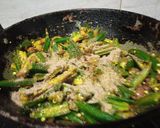 A picture of step 3 of Bhindi Ki Sabzi.
