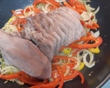 Foto del paso 4 de la receta: Lengua en salsa de pimientos!