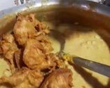 A picture of step 7 of Karhi pakora with curry leaves.